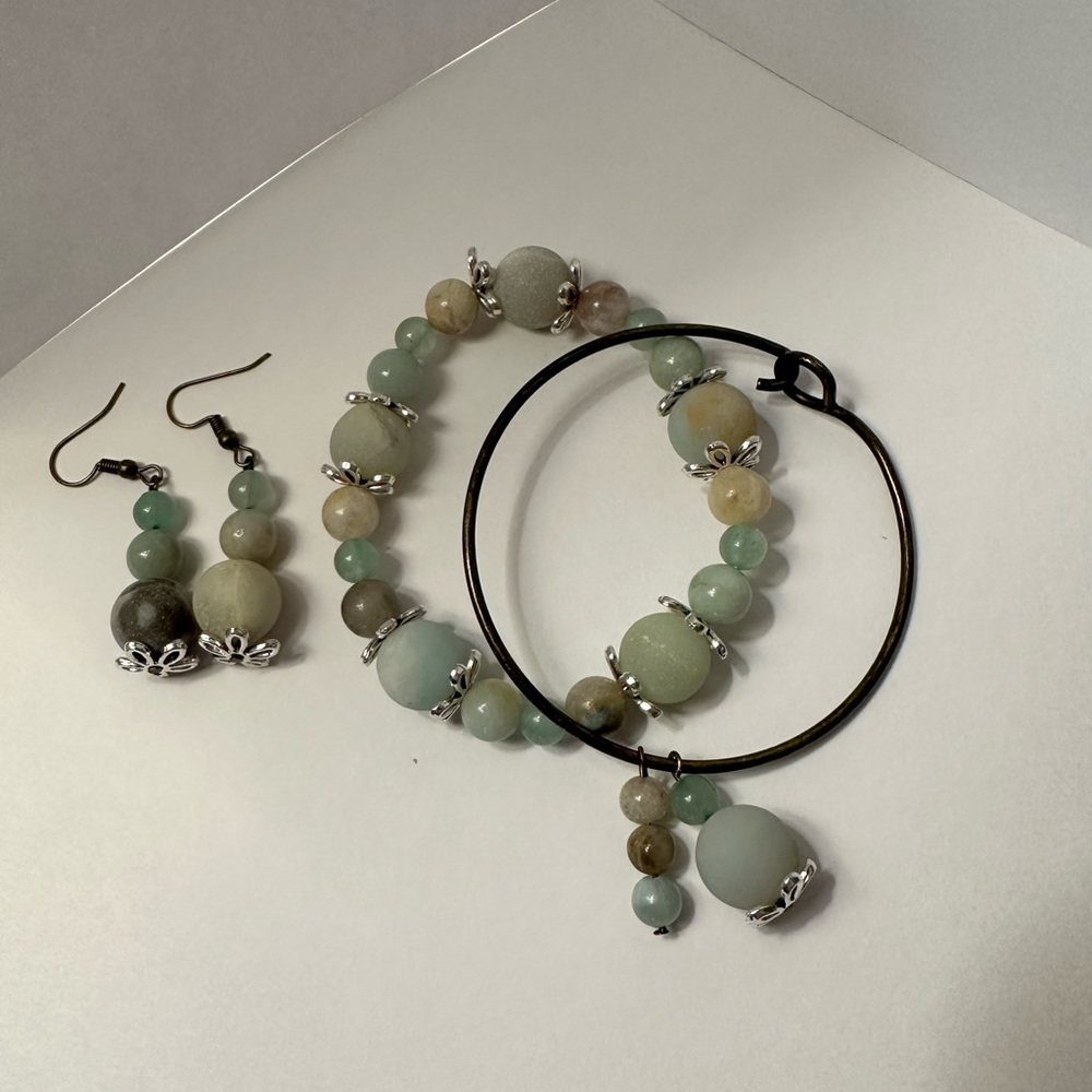 Amazonite and green Aventine bracelet/earring set